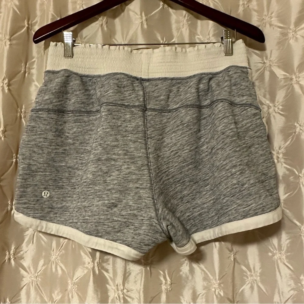 Lululemon Cool & Collected Short 2.5